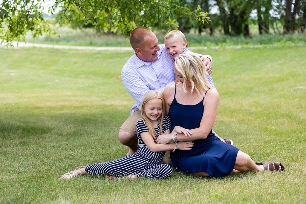 Iowa Family Photographer | Humboldt Family Portraits